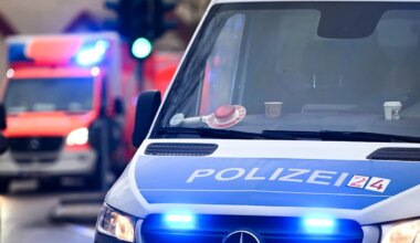 Zwei Verletzte - Langer Stau nach Unfall auf Heerstraße in Berlin - Panorama