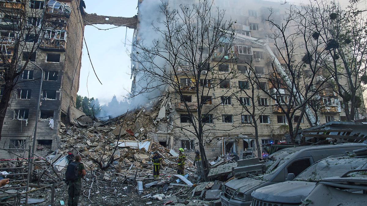 Massive russische Luftangriffe: Kiews Behörden zählen mindestens 14 Tote und Dutzende Verletzte