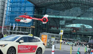Hauptbahnhof Berlin: Mann springt auf Bahn-Mitarbeiter – Lebensgefahr! | Regional