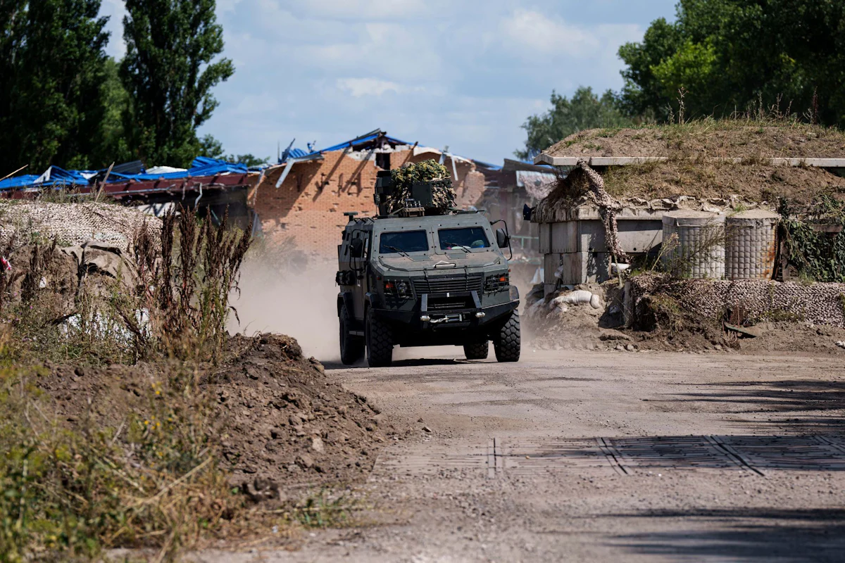 Krieg in der Ukraine - Bericht: Drei Tote bei russischem Drohnenangriff in Sumy - Politik