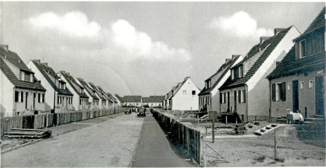 Damals Winterbergreihe, heute Husstraße: die geschichtsträchtige Genossenschaftssiedlung auf einer Ansichtskarte von 1938