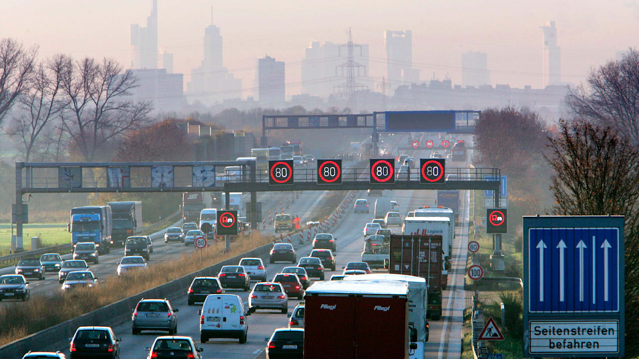 Verbrenner gegen Bahnticket: Anti-Auto-Prämie Frankfurts ist Mega-Flop | Politik