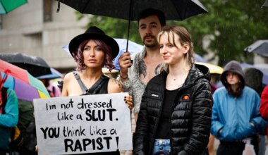 München: Hunderte Menschen demonstrieren beim Slutwalk für sexuelle Selbstbestimmung und gegen sexuelle Gewalt - München