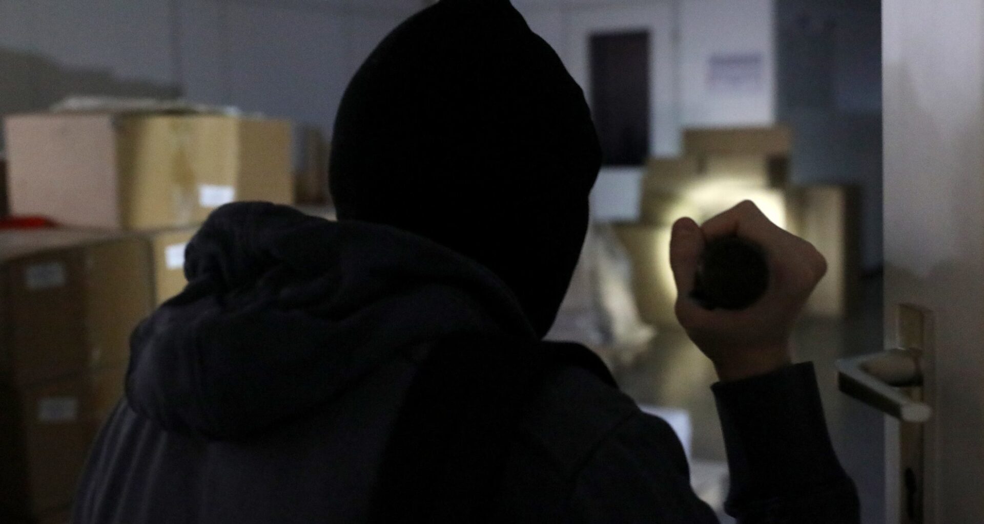 Bewohnerin begegnet Einbrecher in Stuttgart: Er habe sich in der Wohnung geirrt - Nachrichten aus Stuttgart