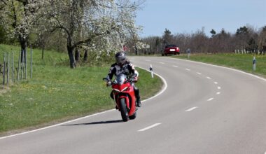 Unfall in Stuttgart: Motorradfahrer (20) lebensgefährlich verletzt - Nachrichten aus Stuttgart