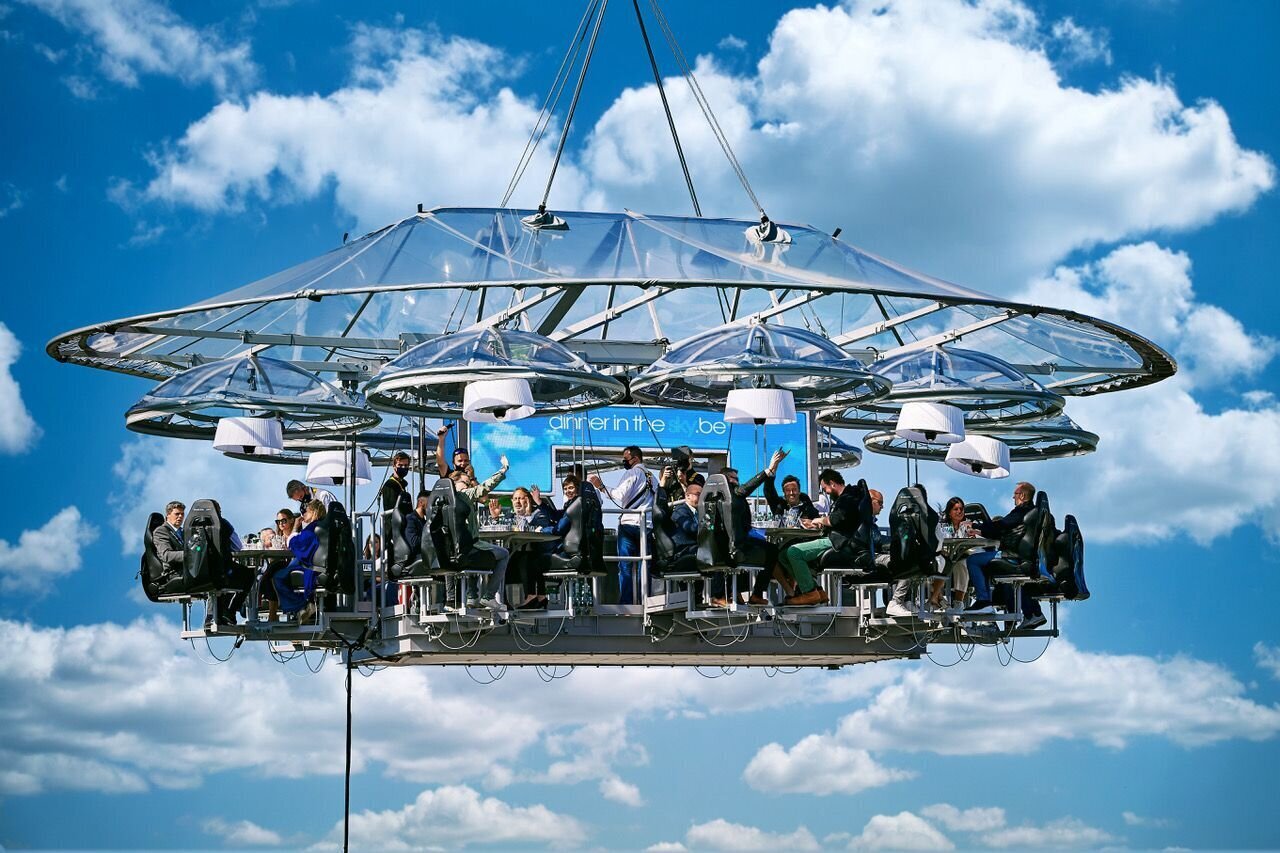 Hoch hinaus: Gourmet-Erlebnis „Dinner in the Sky“ kehrt nach Stuttgart zurück - Nachrichten aus Stuttgart