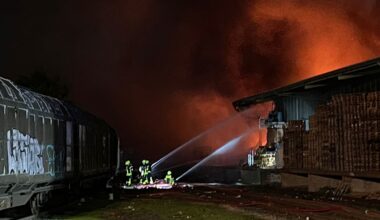 Lagerhalle abgebrannt: Foto-Fahndung nach Brandstifter | Regional