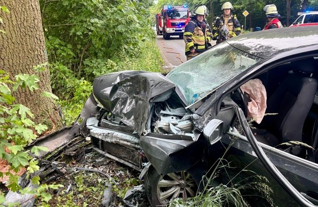 FW-E: Schwerer Verkehrsunfall - eine verletzte Person