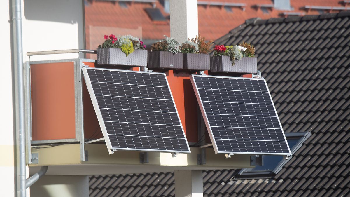 Eine Million Stecksolargeräte: Solarboom auf Balkonen verdoppelt Zahl der Mini-Kraftwerke