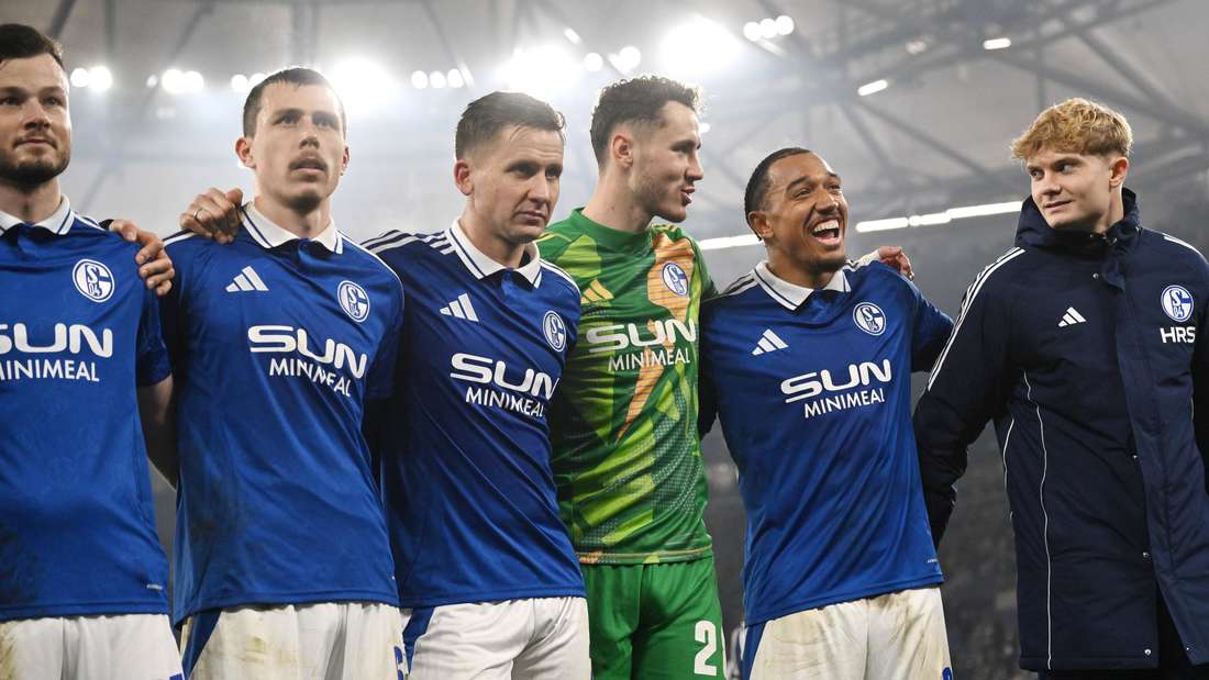 Adrian Gantenbein (v.l.), Ron Schallenberg, Paul Seguin, Justin Heekeren, Anton Donkor und Peter Remmert beim FC Schalke 04.