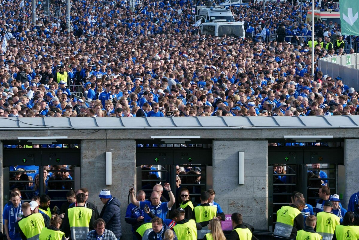 Chaos beim Pokalfinale: Sprangers Stadion-Stadium