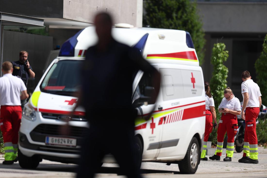 Das Rote Kreuz berichtet von einem außergewöhnlich großen Einsatz. Rund 220 Mitarbeitende waren vor Ort und betreuten etwa 300 Schulkinder sowie 200 Eltern.