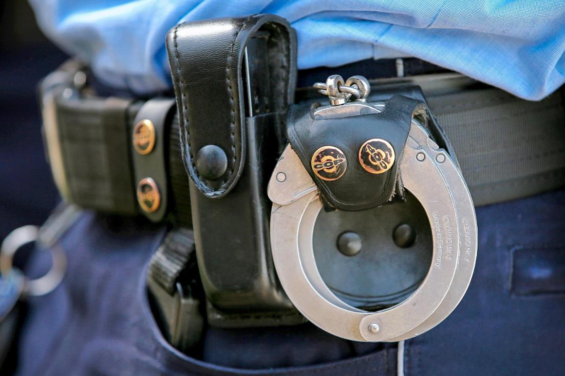 Nach einer körperlichen Auseinandersetzung in Frankfurt-Niederrad wurden zwei Personen festgenommen. (Symbolbild)