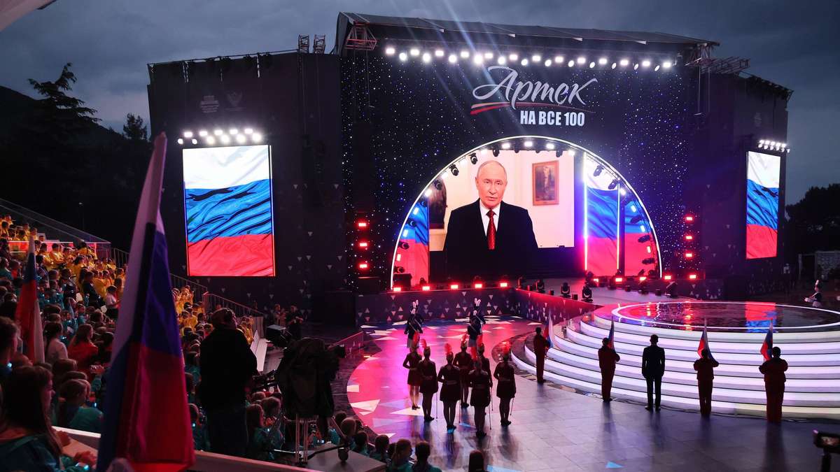 Sanktionen zwingen Putin zu Kurswechsel – „Ins Herz der Kriegsmaschine“