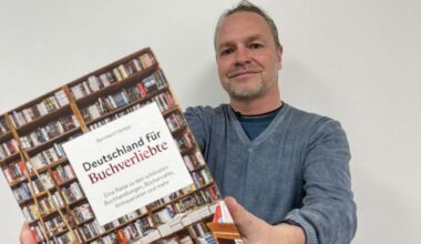 Buchpreis für Bernhard Hampp: "Deutschland für Buchverliebte"