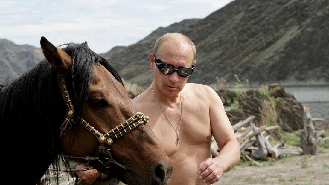 Wladimir Putin oberkörperfrei in Sibirien im Jahr 2009.