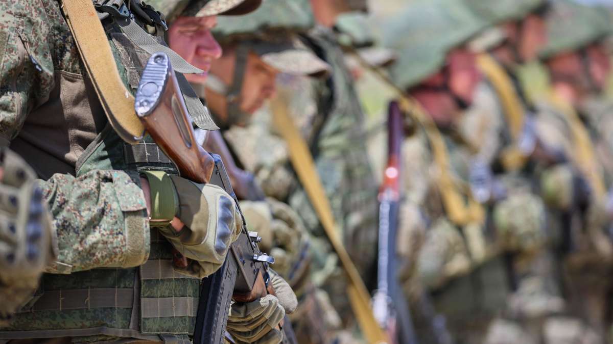 Putin zieht nun über 100.000 Soldaten an die Front