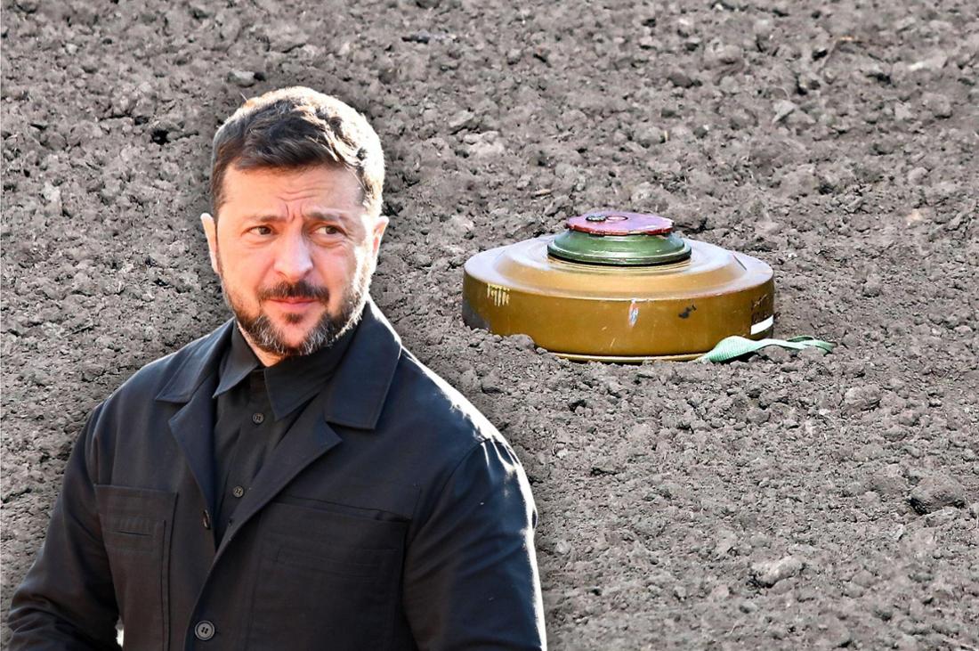 Wolodymyr Selenskyj vor einer Mine auf einem Testgelände im Ukraine-Krieg.