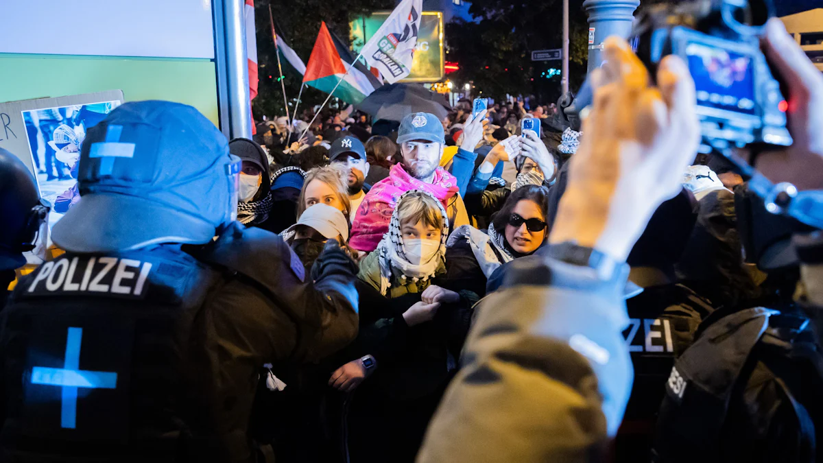Europarat rügt Deutschland für Einschränkungen bei Gaza-Protesten - Brief an Dobrindt - Politik
