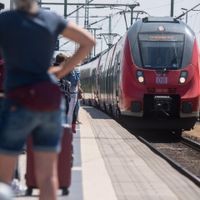 Wer nach Usedom will, muss am Mini-Bahnhof Züssow umsteigen und hat oft eine Fahrt im überfüllten Regionalzug hinter sich.