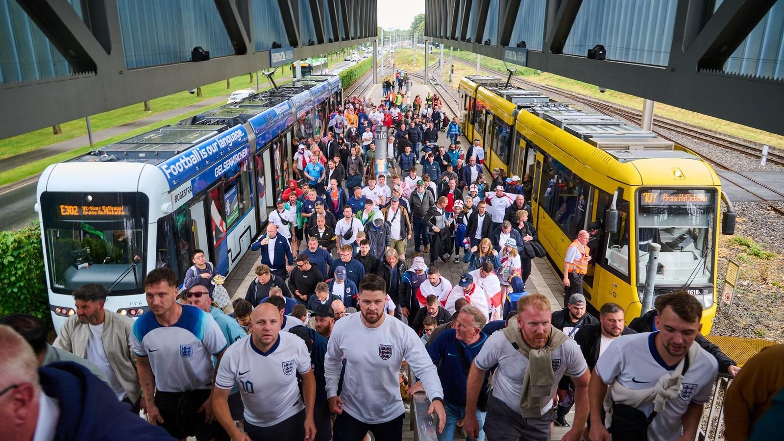 Busse statt Bahnen: Baustelle auf wichtiger Verkehrsachse