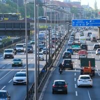 Die Berliner Stadtautobahn ist heute schon voll. Dabei wird noch mehr Verkehr erwartet.
