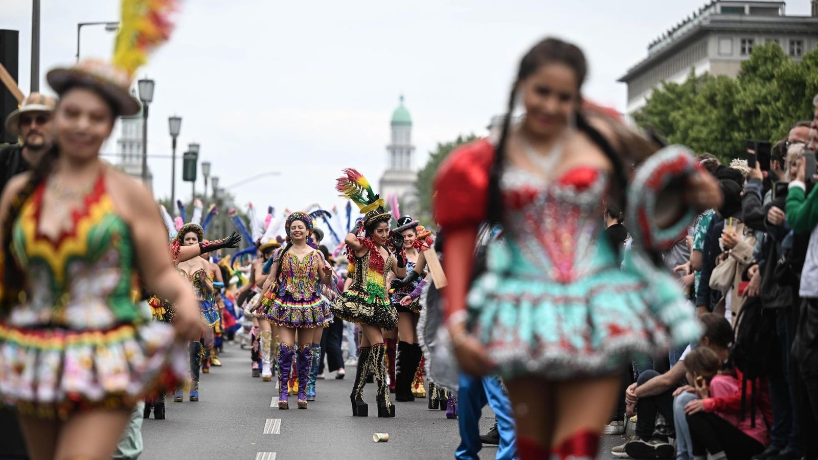 Karneval der Kulturen in Berlin – Bilanz von Polizei, Veranstalter, Anliegern