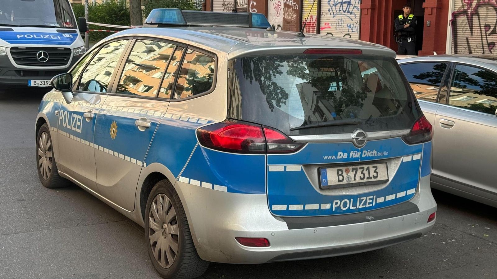Toter bei Überfall auf Arztpraxis nahe Leopoldplatz – Täter flüchtig