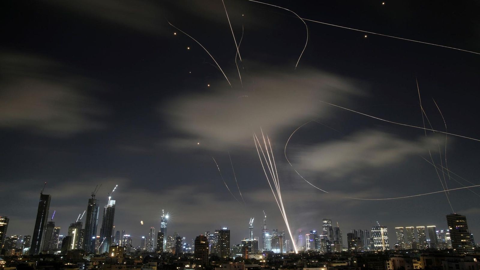 Iran setzt Hyperschallraketen ein –Trump hält sich bedeckt