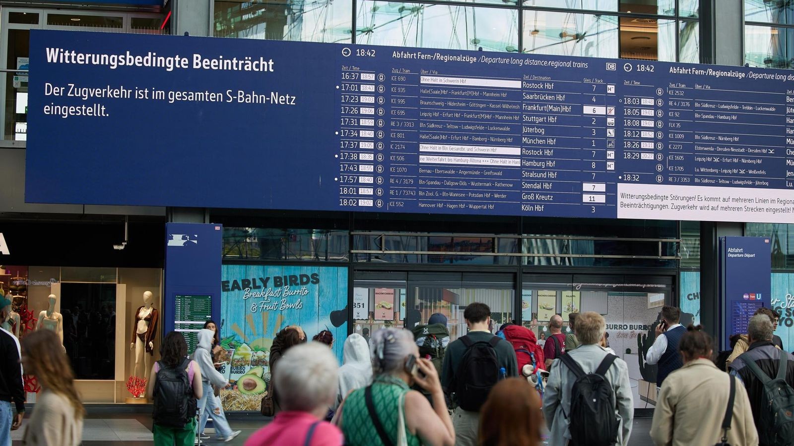 S-Bahn-Verkehr eingestellt ++ Zwei Personen in Lebensgefahr