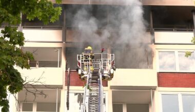 Feuerwehr rettet Menschen vom Balkon