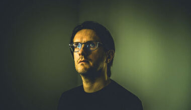 Der Musterschüler blickt die Erde an: Steven Wilson in der Porsche-Arena - Kultur regional - Reutlinger General-Anzeiger