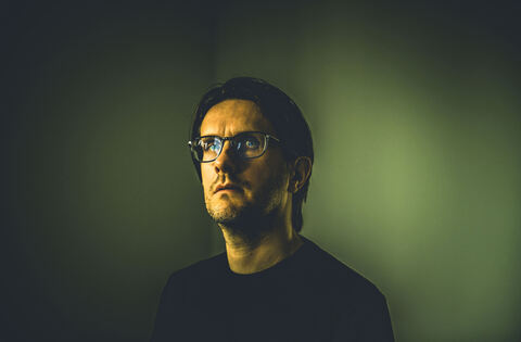 Der Musterschüler blickt die Erde an: Steven Wilson in der Porsche-Arena - Kultur regional - Reutlinger General-Anzeiger