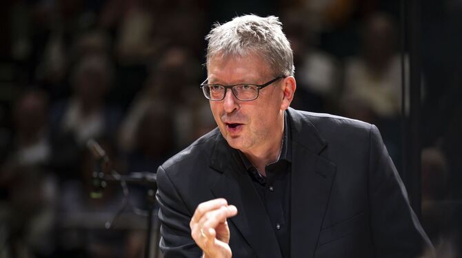 Hans-Christoph Rademann führte mit der Gaechinger Cantorey in der Stuttgarter Liederhalle Bachs »Matthäus-Passion« auf.