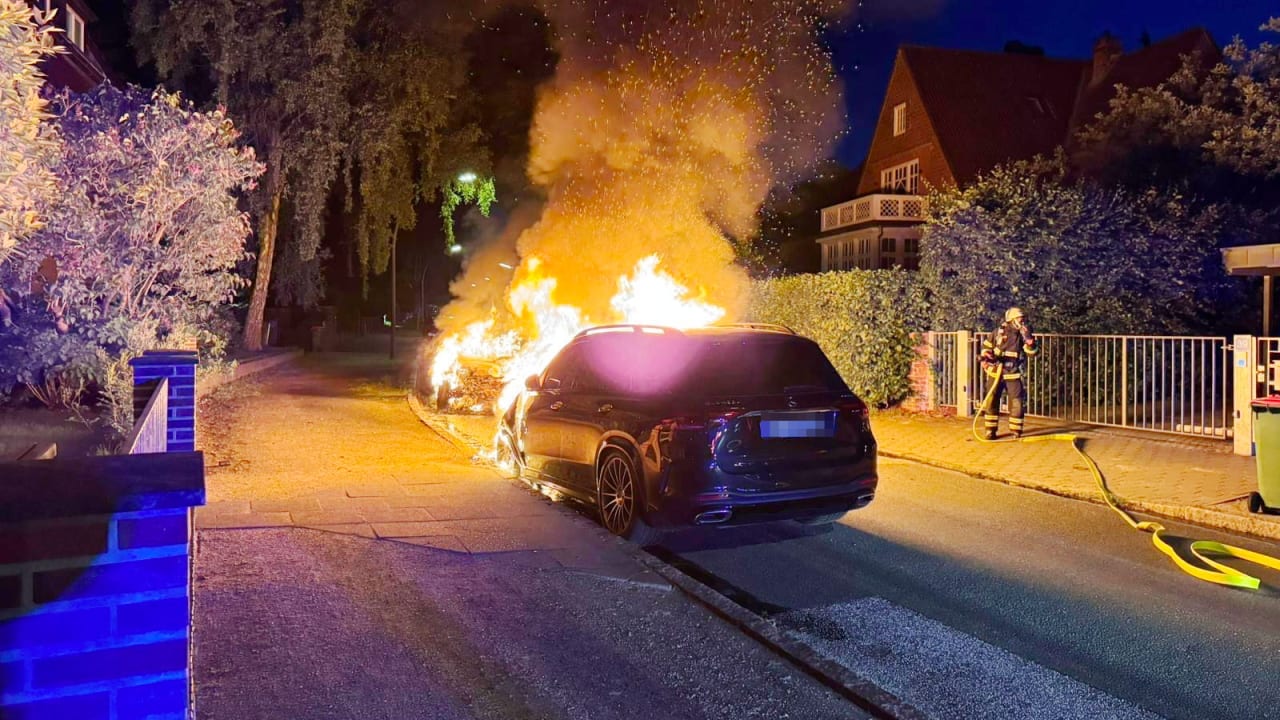 Brandanschlag in Hamburg: Täter verwechseln Autos von Kühne-Manager | Regional