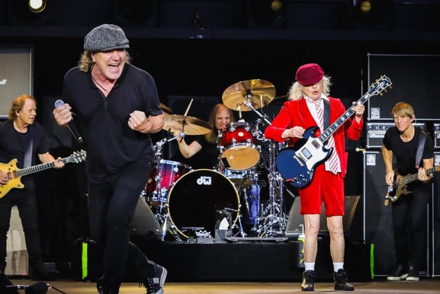 Legendär, mit voller Lautstärke und mit unverwechselbarer Bühnenpräsenz: AC/DC  | Foto: Christie Goodwin