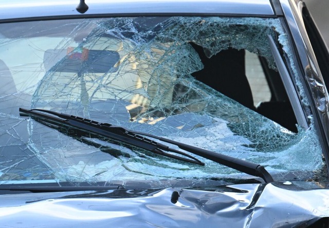 Das mutmaßlich bei der Todesfahrt verwendete Auto  | Foto: Boris Roessler (dpa) 