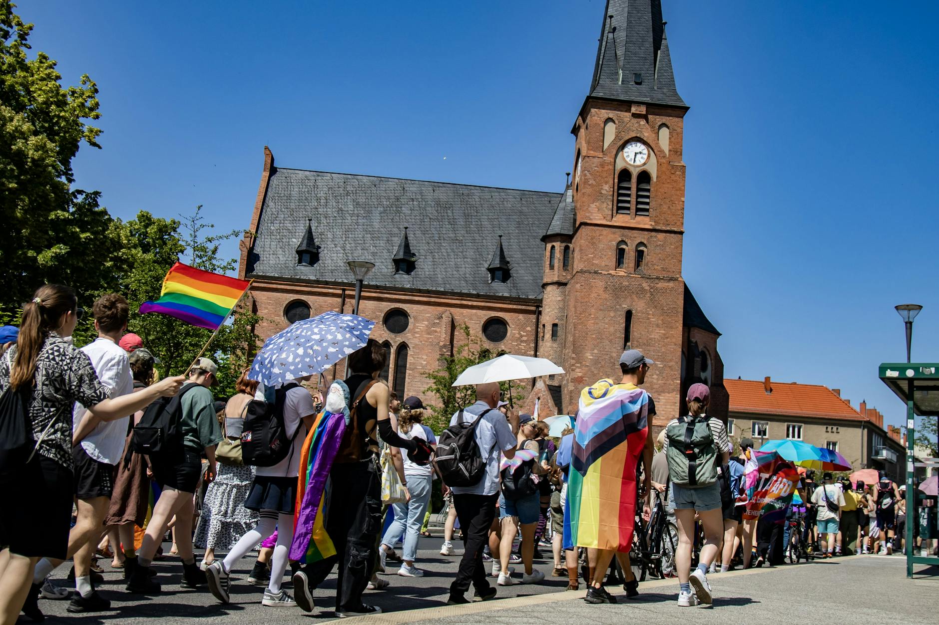 CSD in Eberswalde: Bunter Protest - auch gegen die AfD.