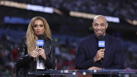 Kate Scott (l.) und TV-Experte Thierry Henry (r.)