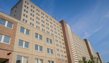 Linksautonome besetzen das Stasi-Gelände in Lichtenberg teilweise