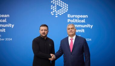 Plakatkampagne gegen die Ukraine: Selenskyj: Orban macht "historischen Fehler"