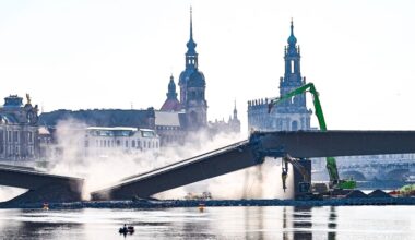 Brückenabriss in Dresden: Abbruch der Carolabrücke: Weiterer Brückenzug gefallen