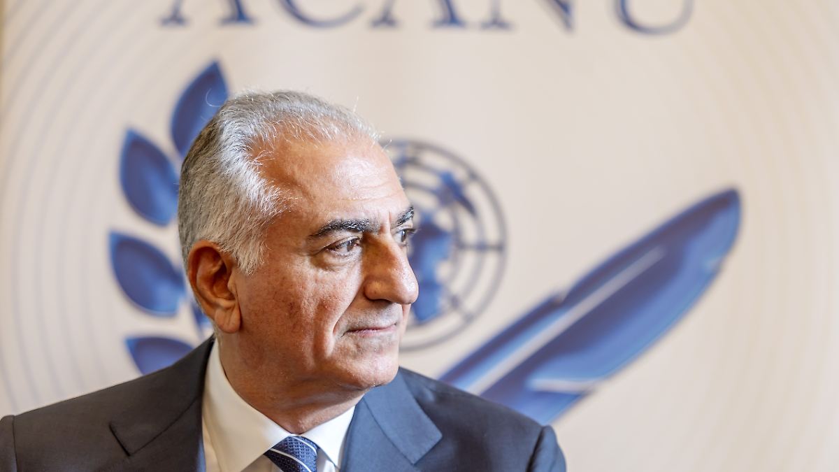 "Schließt euch dem Volk an": Schah-Sohn ruft Irans Sicherheitsbehörden zum Bruch mit Regime auf