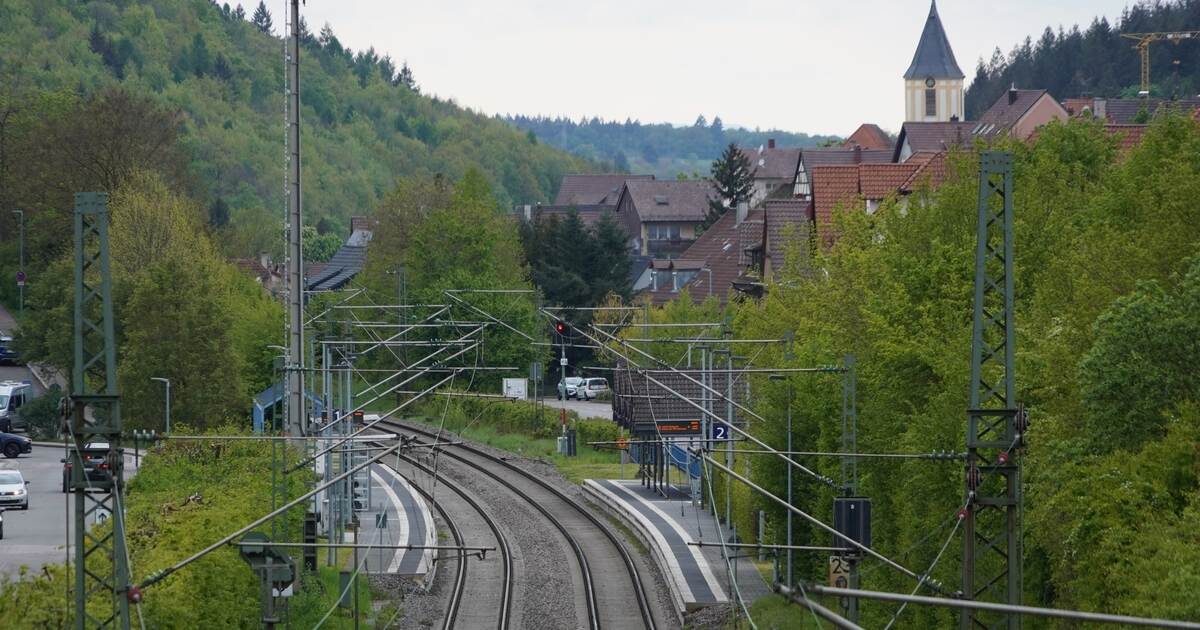 Notarzteinsatz: Einschränkungen im Bahnbetrieb zwischen Wilferdingen-Singen und Pforzheim Hauptbahnhof - Region
