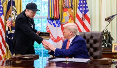 Vater meldet sich aus Russland: Elon Musk teilt wieder brav Trump-Beiträge