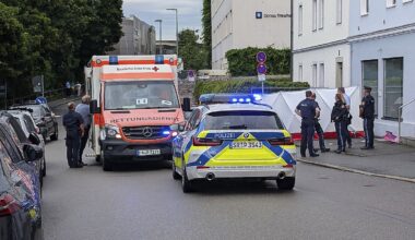 Fahrer festgenommen: Mann fährt in Passau mit Auto in Menschengruppe