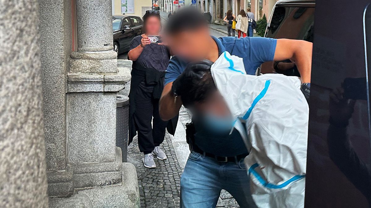 Ehefrau und Kind angefahren: Richter erlässt nach Auto-Attacke in Passau Haftbefehl gegen Fahrer