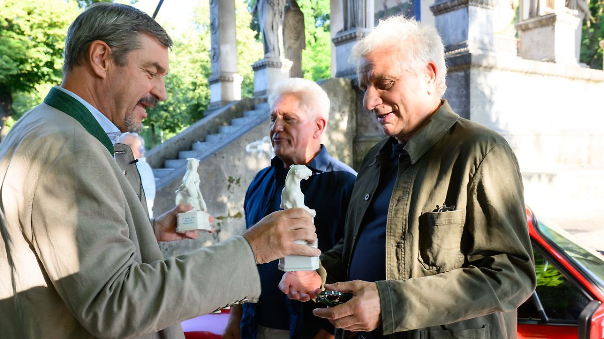 "Mit versteckter Kamera": Markus Söder überrascht "Tatort"-Kommissare am Set