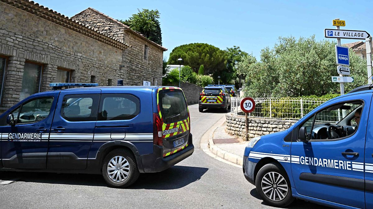 Bräutigam überfahrt Angreifer: Bewaffnete erschießen Braut nach der Hochzeit