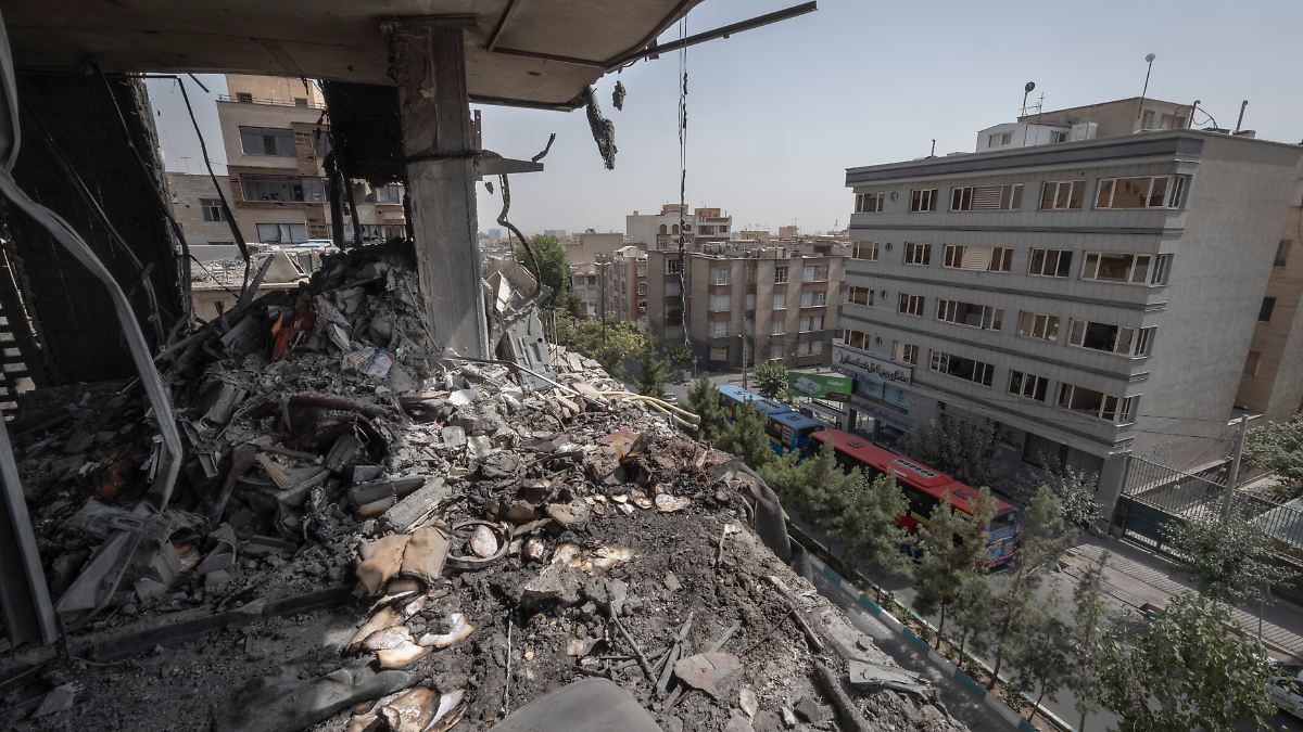 Angriff kurz vor Waffenruhe: Iran: Israel "massakriert" 19-köpfige Familie eines Forschers